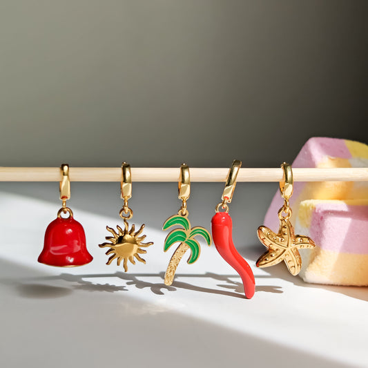 Charmuri Platera aurii pentru adidași – accesorii stylish pentru personalizarea sneakerșilor.