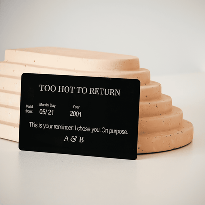 Card cadou personalizat de cuplu, text „Too Hot To Return"