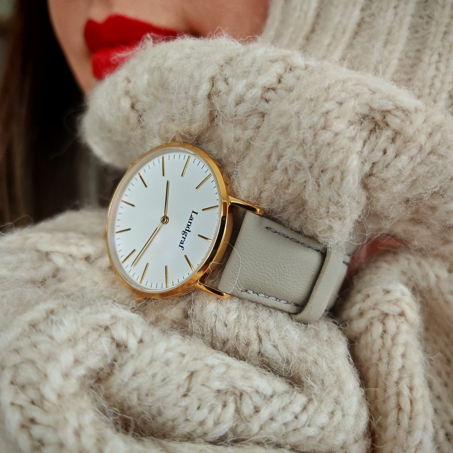 Elegant women's watch with genuine leather strap