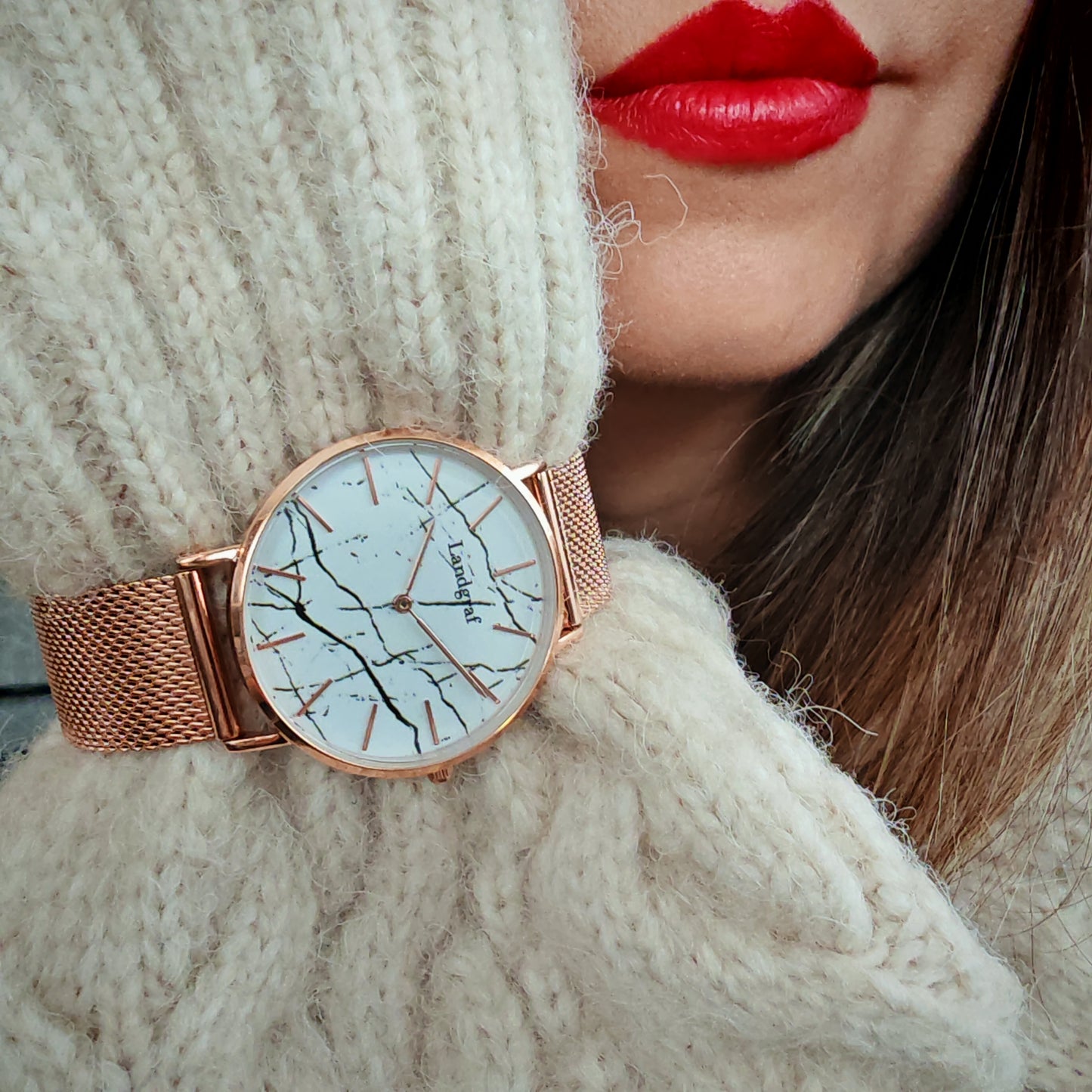 Women's watch with marble dial and mesh bracelet