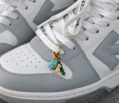 Charmuri fashion pentru sneakerși – set de 2 piese cu inimă, broscă țestoasă sau soare.