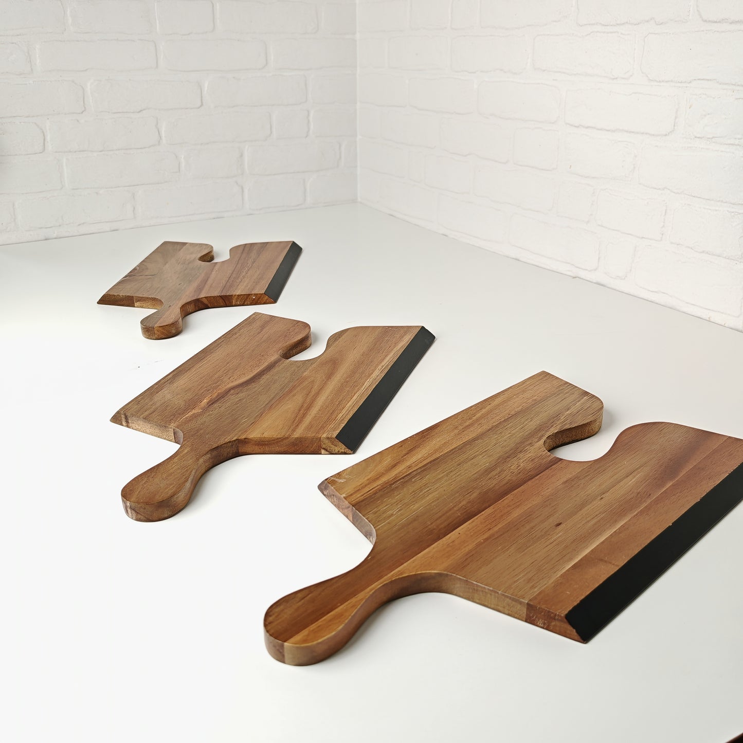 Set 3 platouri puzzle din lemn de acacia – design natural și versatil pentru servire - Platera Romania