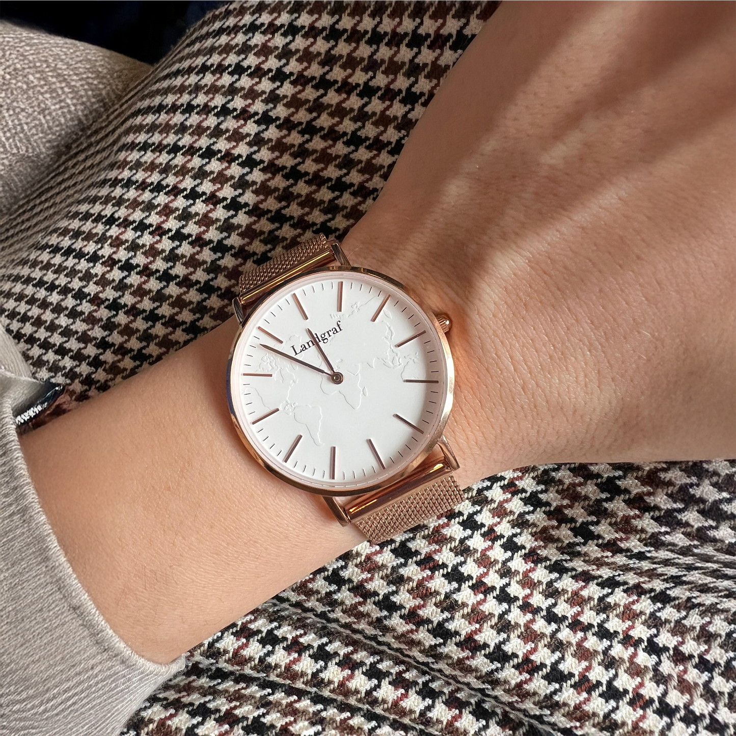 Embossed map watch &amp; personalized engraving